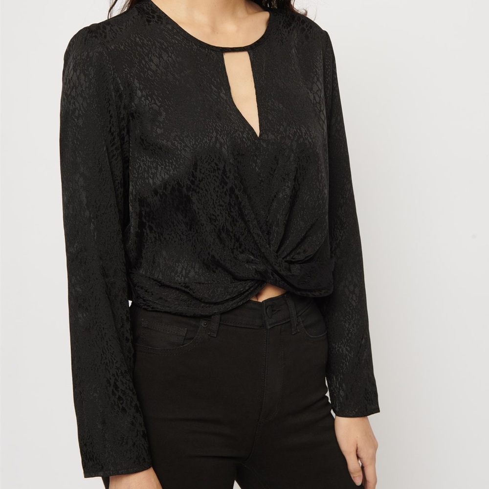 NWT Dynamite Blouse with twist in the front - Picture 1 of 5